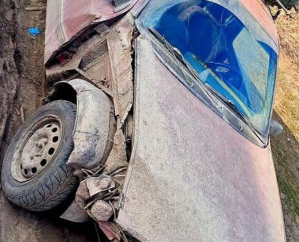 Червоний Форд Сієрра, об'ємом двигуна 20 л та пробігом 0 тис. км за 400 $, фото 3 на Automoto.ua
