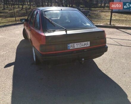Красный Форд Сиерра, объемом двигателя 2 л и пробегом 270 тыс. км за 1750 $, фото 4 на Automoto.ua