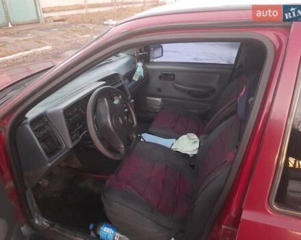 Червоний Форд Сієрра, об'ємом двигуна 2 л та пробігом 250 тис. км за 1800 $, фото 4 на Automoto.ua