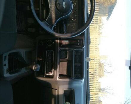 Красный Форд Сиерра, объемом двигателя 1.8 л и пробегом 300 тыс. км за 1000 $, фото 6 на Automoto.ua