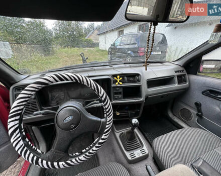 Червоний Форд Сієрра, об'ємом двигуна 2 л та пробігом 300 тис. км за 1000 $, фото 6 на Automoto.ua