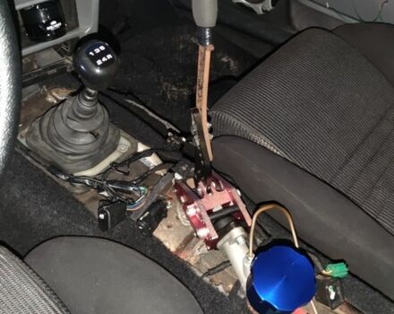 Красный Форд Сиерра, объемом двигателя 1.8 л и пробегом 99 тыс. км за 1750 $, фото 2 на Automoto.ua