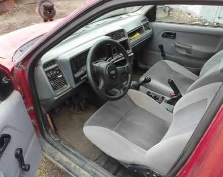 Червоний Форд Сієрра, об'ємом двигуна 1.6 л та пробігом 200 тис. км за 1000 $, фото 2 на Automoto.ua