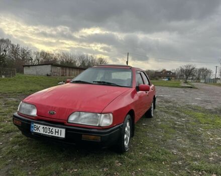 Красный Форд Сиерра, объемом двигателя 1.8 л и пробегом 300 тыс. км за 750 $, фото 1 на Automoto.ua