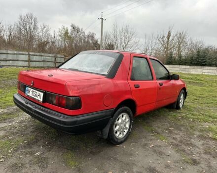Красный Форд Сиерра, объемом двигателя 1.8 л и пробегом 300 тыс. км за 750 $, фото 4 на Automoto.ua