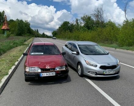 Форд Сиерра 1990 в Чернигове на Automoto.ua Красный Форд Сиерра, объемом двигателя 2 л и пробегом 280 тыс. км за 552 $, фото 3 на Automoto.ua