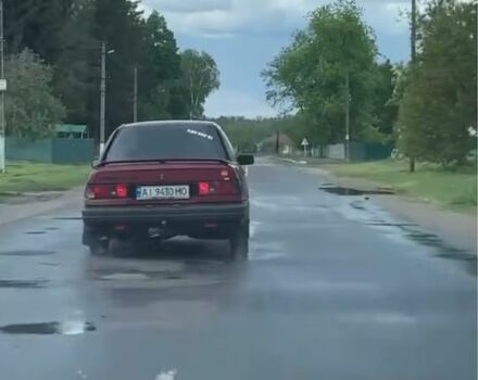 Форд Сиерра 1990 в Чернигове на Automoto.ua Красный Форд Сиерра, объемом двигателя 2 л и пробегом 280 тыс. км за 552 $, фото 2 на Automoto.ua