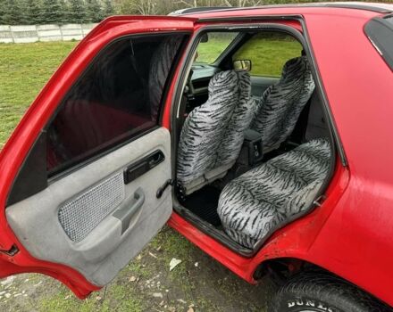 Красный Форд Сиерра, объемом двигателя 1.8 л и пробегом 300 тыс. км за 750 $, фото 6 на Automoto.ua