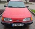 Красный Форд Сиерра, объемом двигателя 2 л и пробегом 250 тыс. км за 1200 $, фото 2 на Automoto.ua