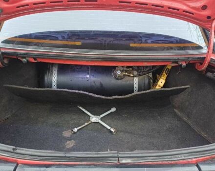 Красный Форд Сиерра, объемом двигателя 2 л и пробегом 250 тыс. км за 1200 $, фото 6 на Automoto.ua