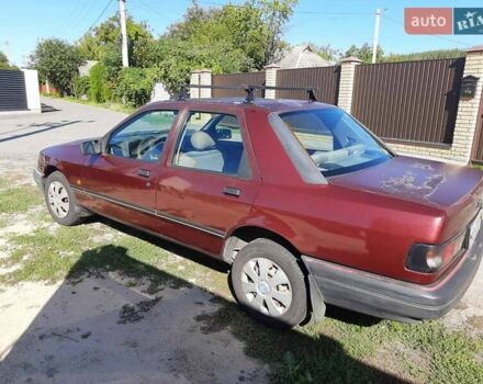 Красный Форд Сиерра, объемом двигателя 1.6 л и пробегом 250 тыс. км за 1500 $, фото 1 на Automoto.ua