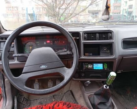 Красный Форд Сиерра, объемом двигателя 1.6 л и пробегом 100 тыс. км за 617 $, фото 6 на Automoto.ua