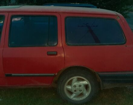 Красный Форд Сиерра, объемом двигателя 2 л и пробегом 270 тыс. км за 500 $, фото 4 на Automoto.ua