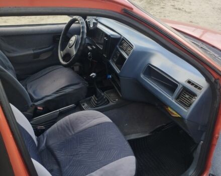 Красный Форд Сиерра, объемом двигателя 2.3 л и пробегом 250 тыс. км за 900 $, фото 5 на Automoto.ua