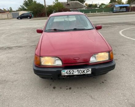 Красный Форд Сиерра, объемом двигателя 1.8 л и пробегом 150 тыс. км за 799 $, фото 4 на Automoto.ua