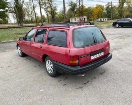 Красный Форд Сиерра, объемом двигателя 1.8 л и пробегом 150 тыс. км за 799 $, фото 3 на Automoto.ua