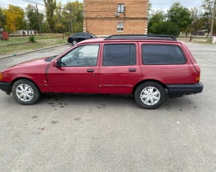 Красный Форд Сиерра, объемом двигателя 1.8 л и пробегом 150 тыс. км за 799 $, фото 6 на Automoto.ua