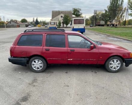 Красный Форд Сиерра, объемом двигателя 1.8 л и пробегом 150 тыс. км за 799 $, фото 2 на Automoto.ua