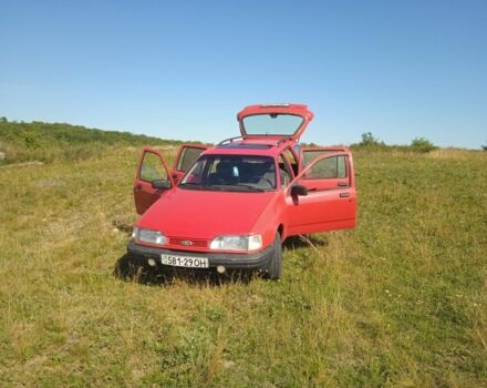 Червоний Форд Сієрра, об'ємом двигуна 2 л та пробігом 300 тис. км за 1200 $, фото 2 на Automoto.ua