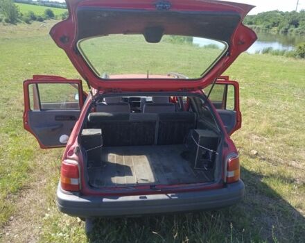 Червоний Форд Сієрра, об'ємом двигуна 2 л та пробігом 300 тис. км за 1200 $, фото 1 на Automoto.ua