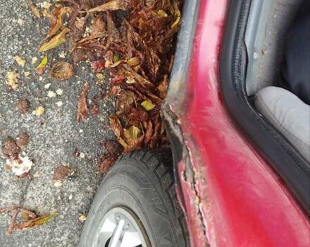 Форд Сієрра 1989 у Житомирі на Automoto.ua Червоний Форд Сієрра, об'ємом двигуна 2 л та пробігом 60 тис. км за 1196 $, фото 9 на Automoto.ua