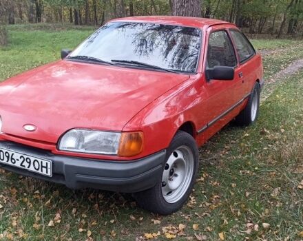 Красный Форд Сиерра, объемом двигателя 2 л и пробегом 230 тыс. км за 900 $, фото 1 на Automoto.ua