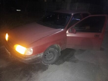 Красный Форд Сиерра, объемом двигателя 2 л и пробегом 222 тыс. км за 828 $, фото 1 на Automoto.ua