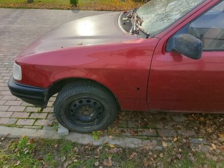 Красный Форд Сиерра, объемом двигателя 1 л и пробегом 325 тыс. км за 600 $, фото 1 на Automoto.ua