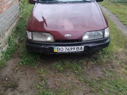 Красный Форд Сиерра, объемом двигателя 2 л и пробегом 700 тыс. км за 550 $, фото 1 на Automoto.ua