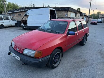 Форд Сієрра 1989 у Софіївська Борщагівка на Automoto.ua Червоний Форд Сієрра, об'ємом двигуна 2 л та пробігом 222 тис. км за 800 $, фото 1 на Automoto.ua