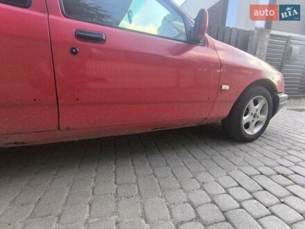 Красный Форд Сиерра, объемом двигателя 1.6 л и пробегом 100 тыс. км за 700 $, фото 1 на Automoto.ua