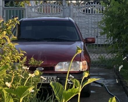 Червоний Форд Сієрра, об'ємом двигуна 2 л та пробігом 400 тис. км за 1100 $, фото 1 на Automoto.ua