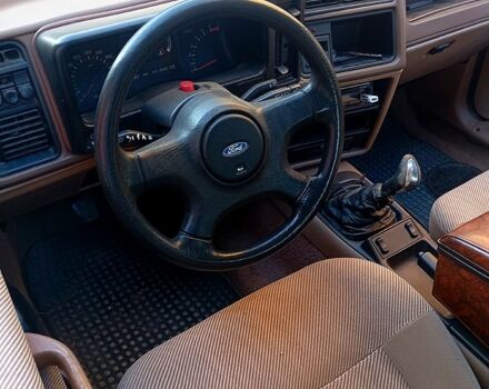Форд Сієрра, об'ємом двигуна 2 л та пробігом 210 тис. км за 1500 $, фото 4 на Automoto.ua