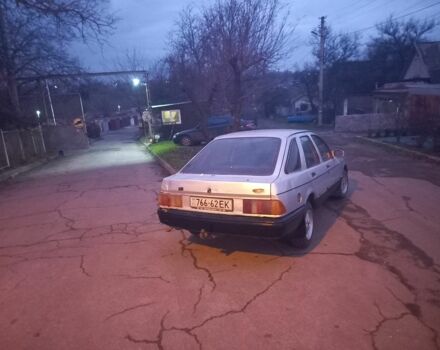 Серый Форд Сиерра, объемом двигателя 1.6 л и пробегом 99 тыс. км за 593 $, фото 1 на Automoto.ua