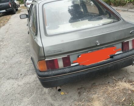 Серый Форд Сиерра, объемом двигателя 2 л и пробегом 100 тыс. км за 1313 $, фото 3 на Automoto.ua