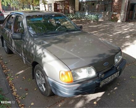 Серый Форд Сиерра, объемом двигателя 2 л и пробегом 300 тыс. км за 1800 $, фото 5 на Automoto.ua
