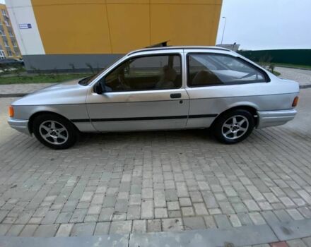 Серый Форд Сиерра, объемом двигателя 1.6 л и пробегом 150 тыс. км за 1650 $, фото 5 на Automoto.ua