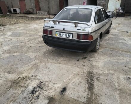 Серый Форд Сиерра, объемом двигателя 1.6 л и пробегом 250 тыс. км за 310 $, фото 1 на Automoto.ua