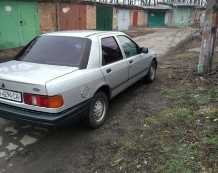 Серый Форд Сиерра, объемом двигателя 1.8 л и пробегом 200 тыс. км за 1400 $, фото 2 на Automoto.ua