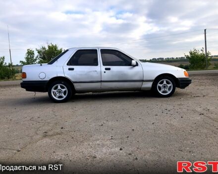 Серый Форд Сиерра, объемом двигателя 1.6 л и пробегом 300 тыс. км за 1200 $, фото 1 на Automoto.ua