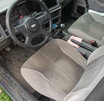 Серый Форд Сиерра, объемом двигателя 2 л и пробегом 59 тыс. км за 850 $, фото 6 на Automoto.ua