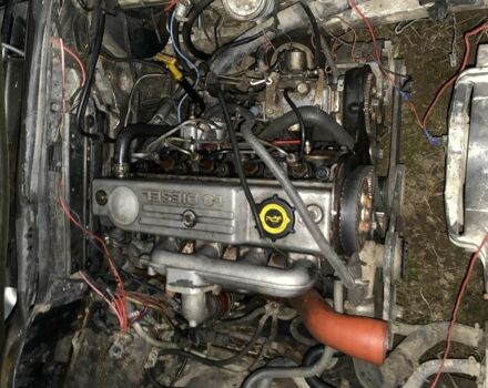 Серый Форд Сиерра, объемом двигателя 1.8 л и пробегом 260 тыс. км за 300 $, фото 3 на Automoto.ua