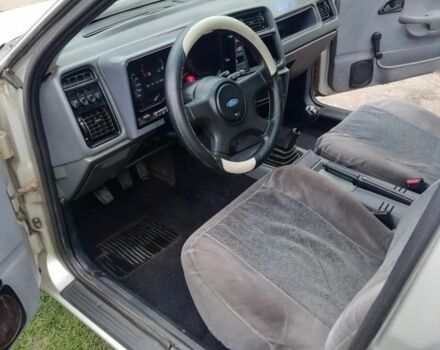 Форд Сиерра 1990 в Чернигове на Automoto.ua Серый Форд Сиерра, объемом двигателя 2 л и пробегом 240 тыс. км за 1200 $, фото 4 на Automoto.ua