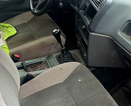 Сірий Форд Сієрра, об'ємом двигуна 2 л та пробігом 300 тис. км за 300 $, фото 3 на Automoto.ua