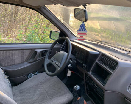 Серый Форд Сиерра, объемом двигателя 2 л и пробегом 400 тыс. км за 1300 $, фото 5 на Automoto.ua