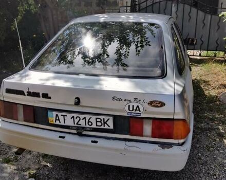 Серый Форд Сиерра, объемом двигателя 2 л и пробегом 400 тыс. км за 1000 $, фото 5 на Automoto.ua