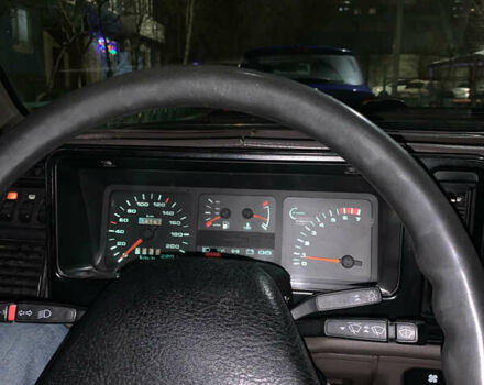 Серый Форд Сиерра, объемом двигателя 2 л и пробегом 400 тыс. км за 1300 $, фото 6 на Automoto.ua