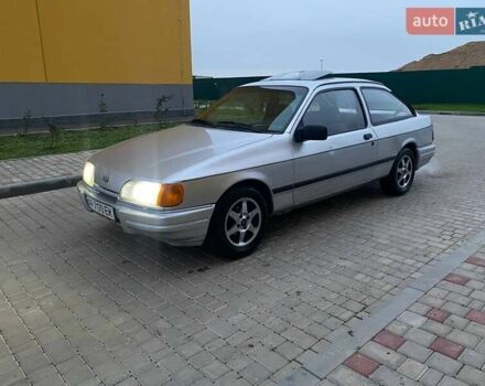 Серый Форд Сиерра, объемом двигателя 1.6 л и пробегом 150 тыс. км за 1650 $, фото 3 на Automoto.ua