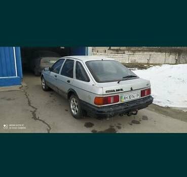 Серый Форд Сиерра, объемом двигателя 2 л и пробегом 300 тыс. км за 1300 $, фото 3 на Automoto.ua