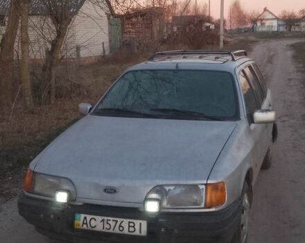 Серый Форд Сиерра, объемом двигателя 2.3 л и пробегом 300 тыс. км за 700 $, фото 1 на Automoto.ua